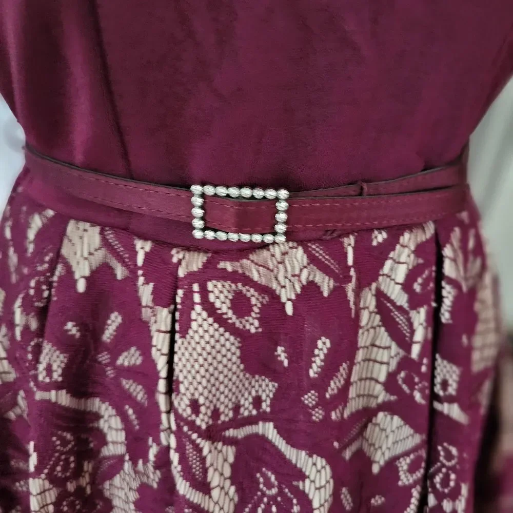 Elegant Burgundy Lace Dress - Picture 2 of 9